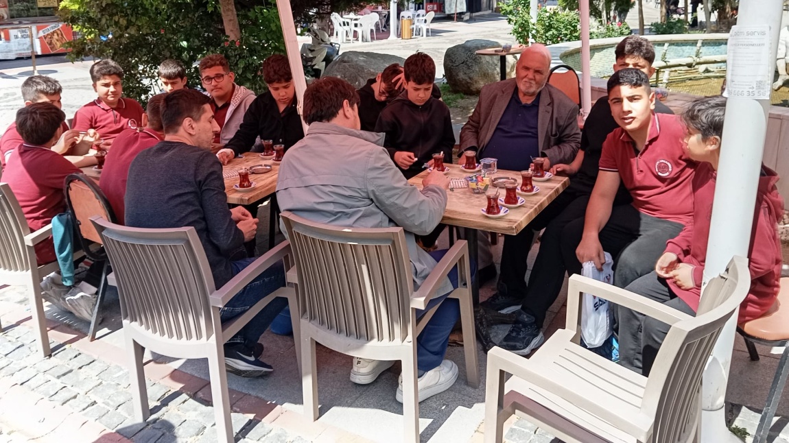 ÖĞRENCİLERİMİZ İLE 15 TEMMUZ GAZİSİNİ ZİYARET ETTİK